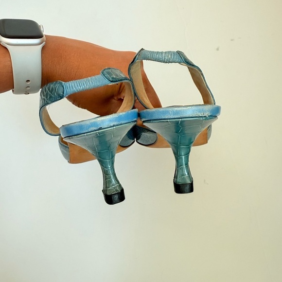 Manolo Blahnik Teal Blue Croc Embossed Leather Carolyne Slingback Heels EU 38.5 - Picture 6 of 10